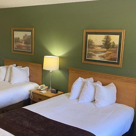 Baymont By Wyndham Robinson Hotel Buitenkant foto